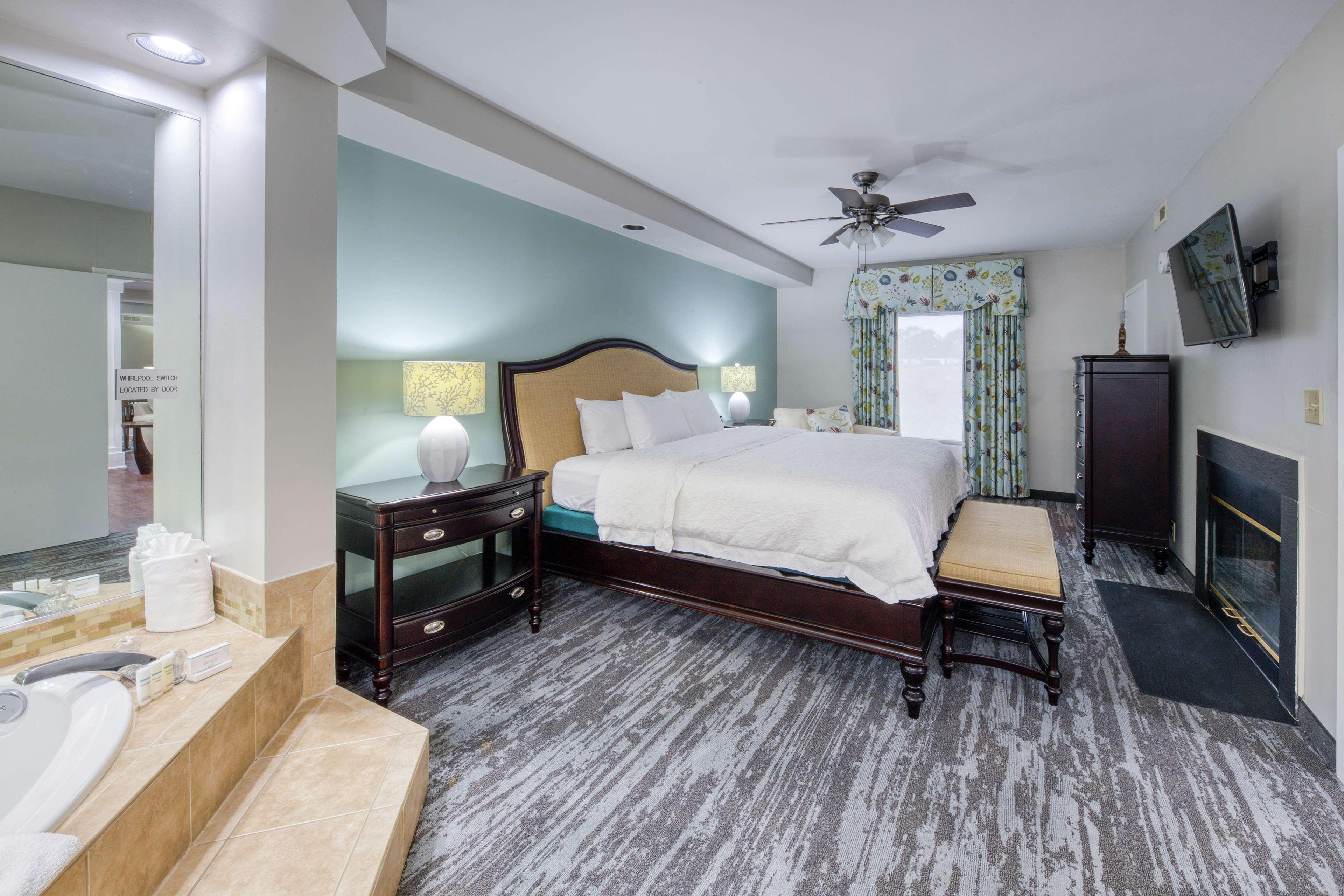 Hampton Inn & Suites Wilmington/Wrightsville Beach Exterior photo
